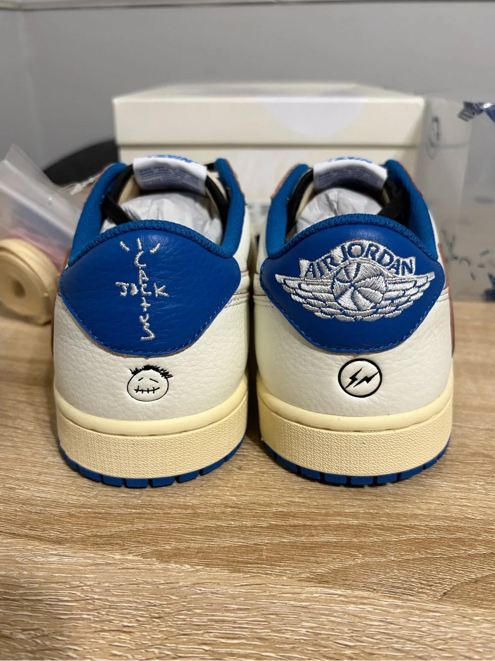 Jordan 1 low × Travis Scott Fragment 2.0